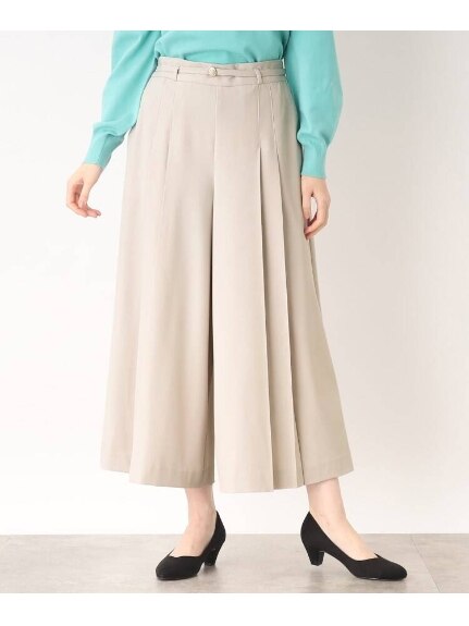 スカートの上品さとパンツのアクティブさを兼ね備えたスカートパンツ（クロップドパンツ）grove（グローブ）  01