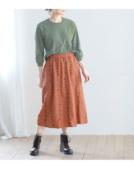 大きいサイズ 刺しゅうデザインスカート（ゆったりヒップ）（ロング丈・マキシ丈スカート）SMILELAND（スマイルランド (Lー10L)）  12