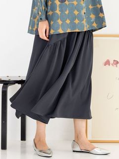 【新着】【大きいサイズ】15号(3L) FONTLAB アシメティアードサテンスカート　大きいサイズレディース