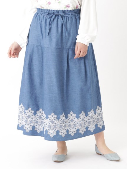 裾刺繍デニムダンガリースカート　大きいサイズ レディース（デニムスカート）Rose Peche（ローズ ペッシュ (Lー5L)）  01