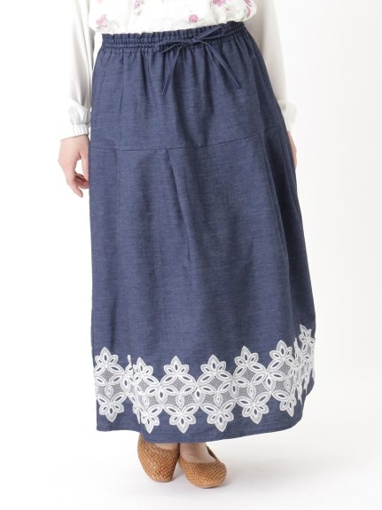 裾刺繍デニムダンガリースカート　大きいサイズ レディース（デニムスカート）Rose Peche（ローズ ペッシュ (Lー5L)）  02