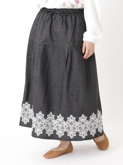 【LL-3L】裾刺繍デニムダンガリースカート　大きいサイズ レディース