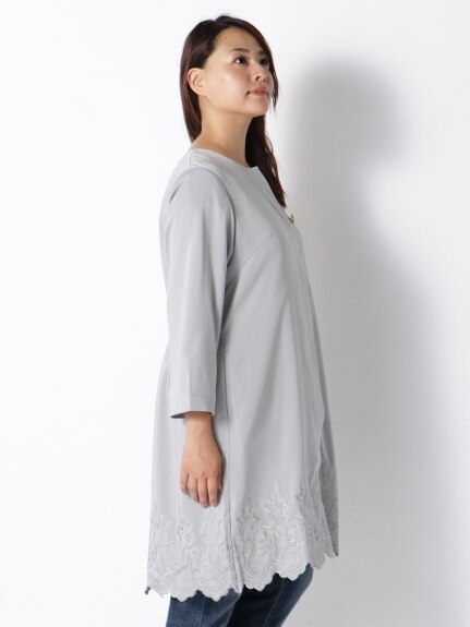 輝きシックなブローチ付き　裾カットワーク刺繍コート（トレンチコート）Ange dodu（アンジェドデュー (Lー6L)）  03