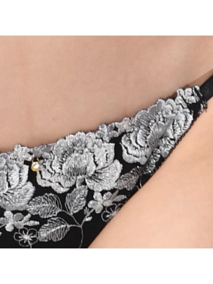 エレガントな刺繍のブラショーツセット　大きいサイズ 下着（ブラ＆ショーツセット）sanmaru（サンマル）  10