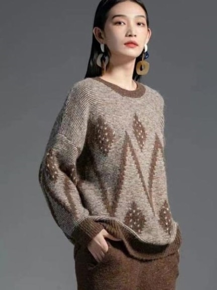 シェブロン風の模様編みがお洒落！ニット プルオーバーセーター　大きいサイズ レディース（ニット・セーター）sanmaru（サンマル）  01