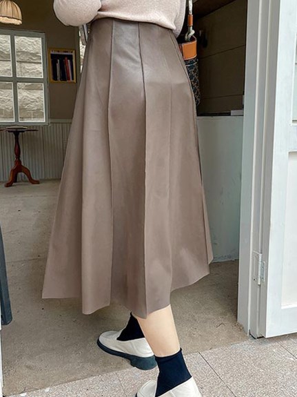 立体パターンが美しいPUレザーのミモレ丈Aラインスカート　大きいサイズ レディース（ひざ丈スカート）sanmaru（サンマル）  22