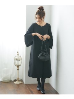 【大きいサイズ】【喪服・礼服】＜Neina＞洗える防しわ前開きキーネックデザインワンピース