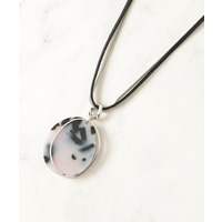 スエード紐＆スネークモチーフネックレス