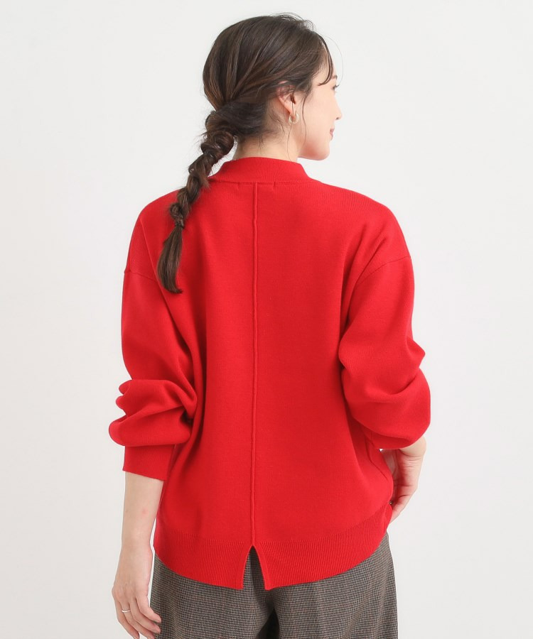 【洗える/毛玉レス】表面がきれいなハイネックバックスリットニット11