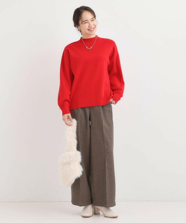 【洗える/毛玉レス】表面がきれいなハイネックバックスリットニット12