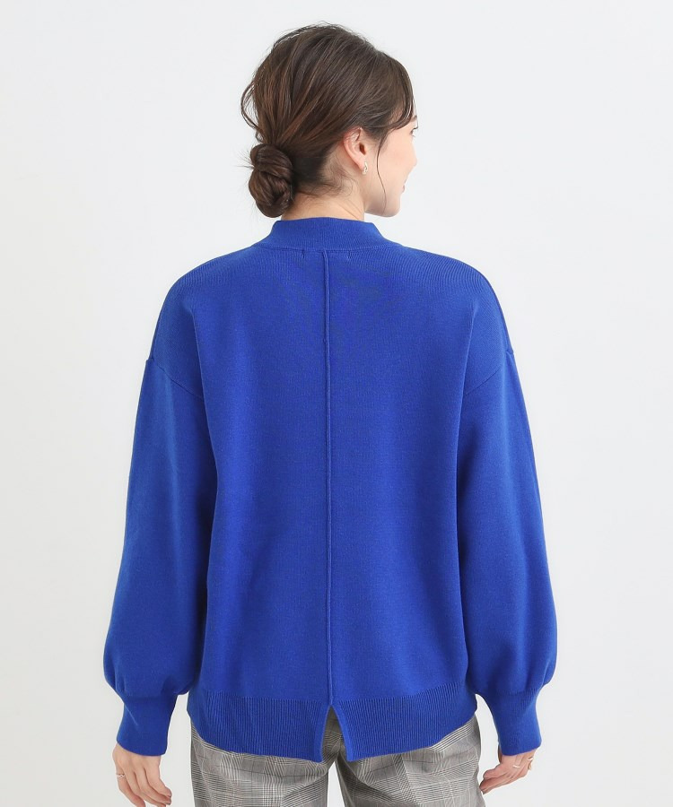 【洗える/毛玉レス】表面がきれいなハイネックバックスリットニット15