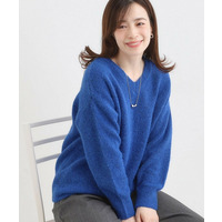 ふわふわVネックニット
