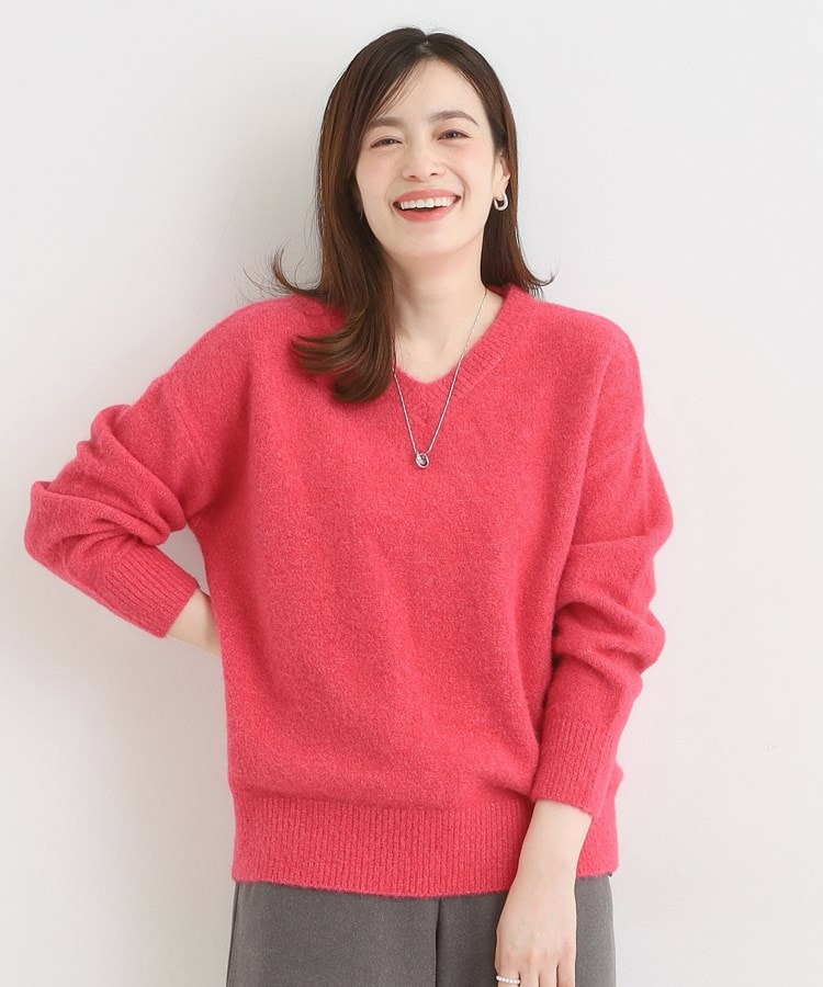 ふわふわVネックニット10