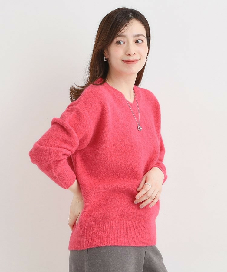 ふわふわVネックニット11