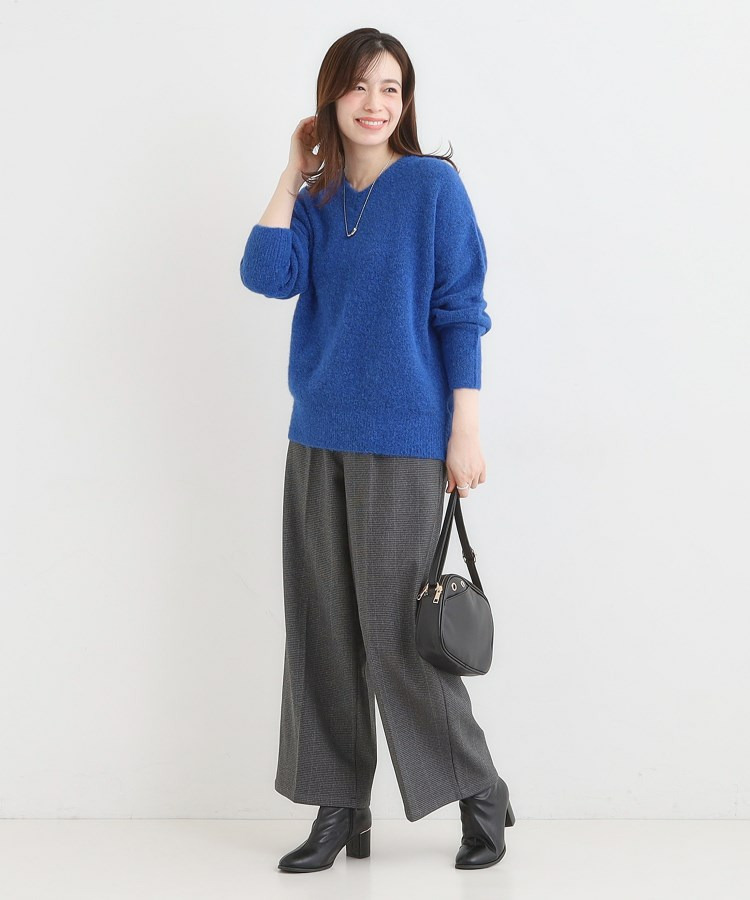 ふわふわVネックニット16