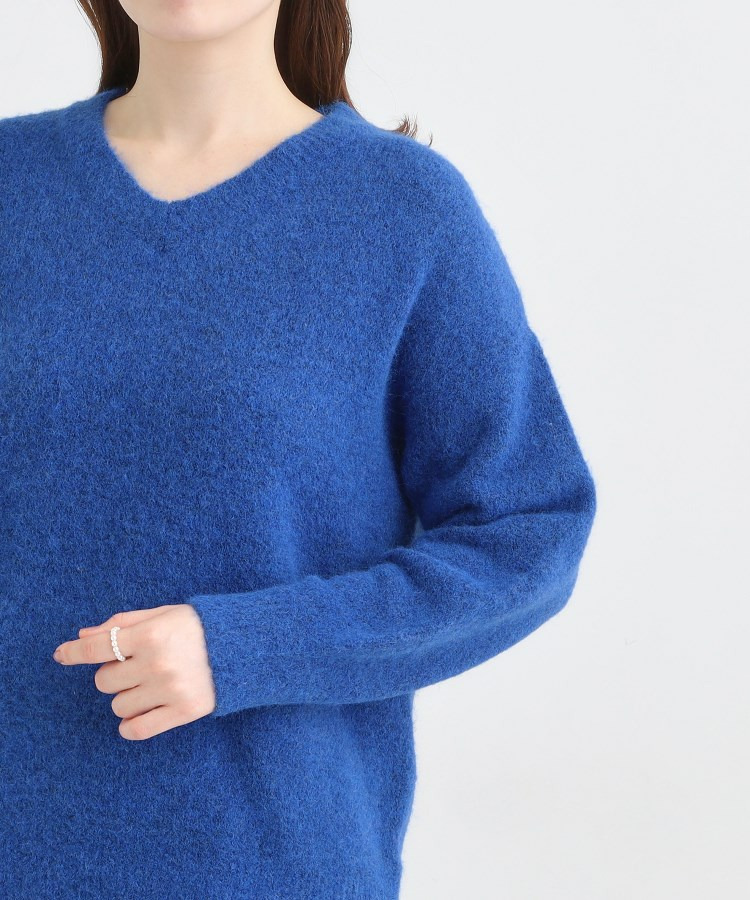 ふわふわVネックニット22