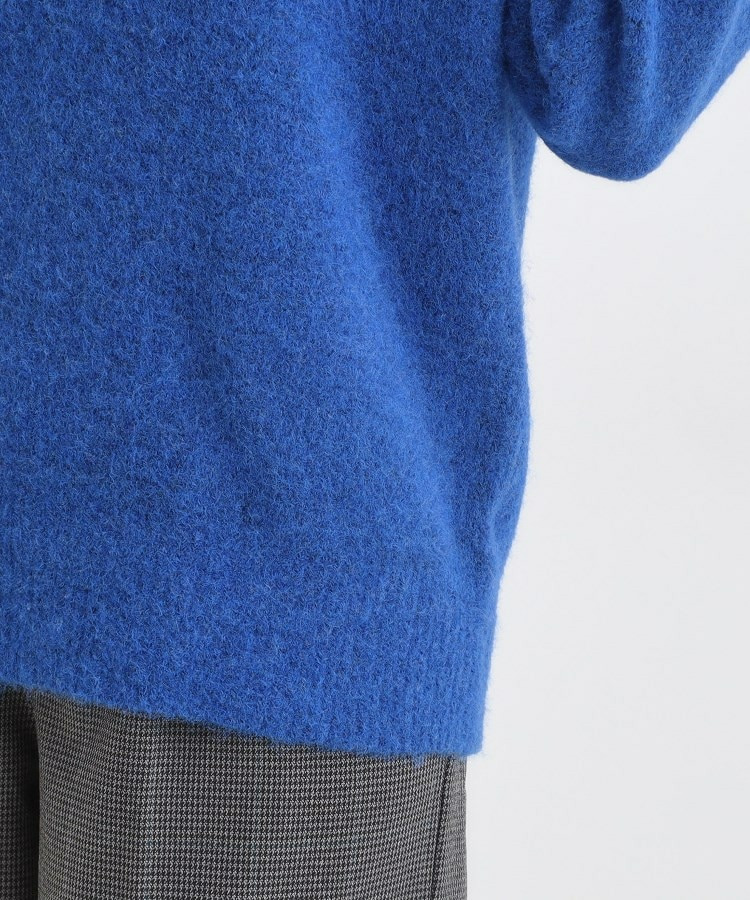 ふわふわVネックニット23