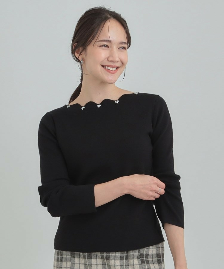 スカラップネックが上品 ビジューニット6
