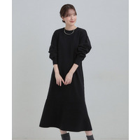 スタイルがすっきりに見える 裾マーメニットワンピース