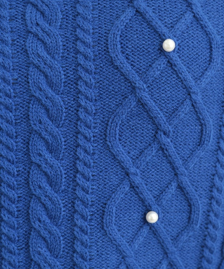 フェイクパールで上品見え ケーブルパール調ニット13