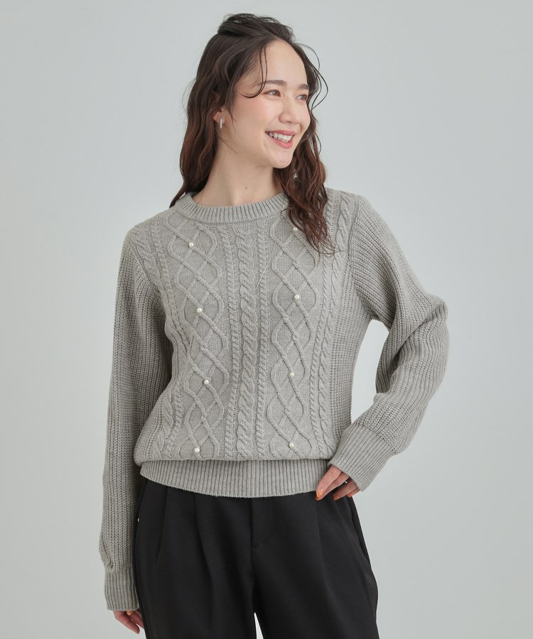 フェイクパールで上品見え ケーブルパール調ニット2