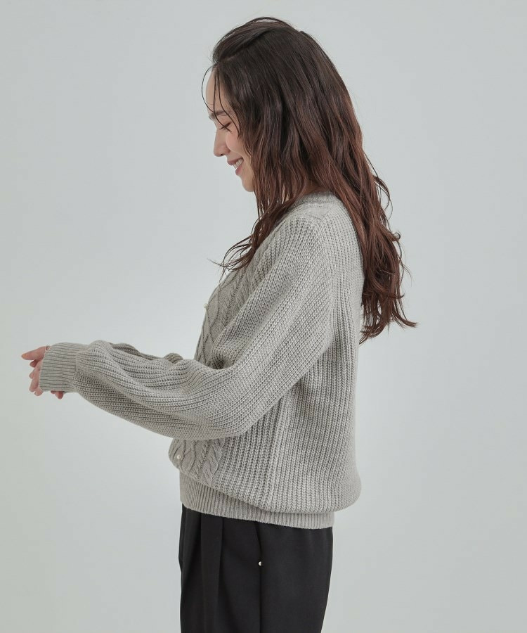 フェイクパールで上品見え ケーブルパール調ニット3