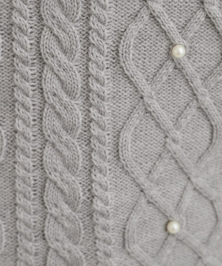 フェイクパールで上品見え ケーブルパール調ニット5