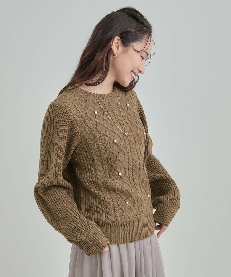 フェイクパールで上品見え ケーブルパール調ニット7