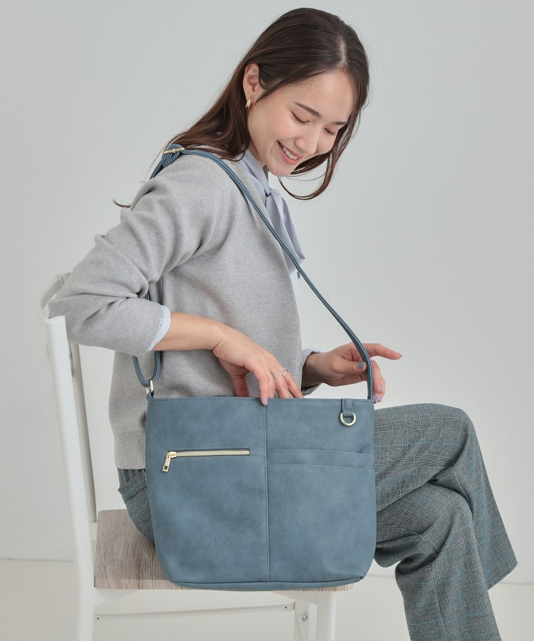 【8ポケット】フロント切り替えショルダーバッグ