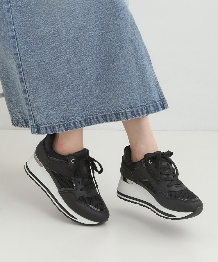 ヒールアップスニーカー