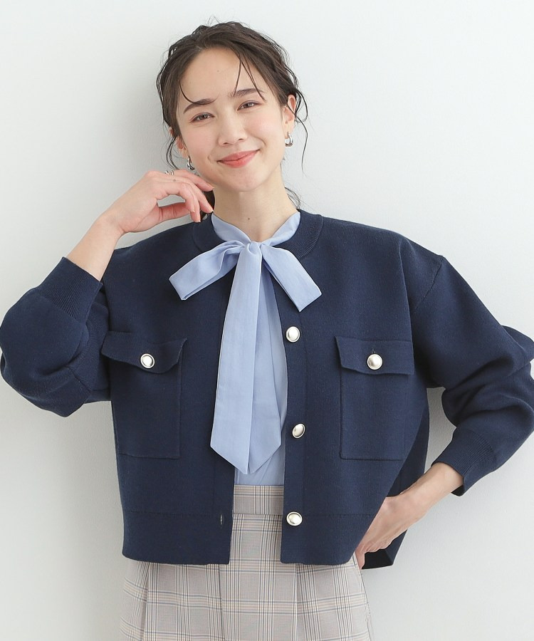 金ボタンがアクセント ニットジャケット10