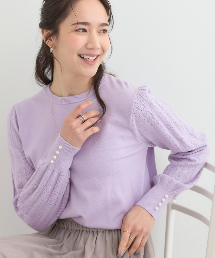 コンパクト見えが大人かわいい お袖編み柄ニット