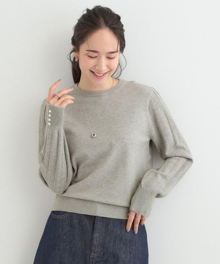 コンパクト見えが大人かわいい お袖編み柄ニット2