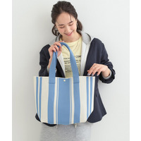 大人のカジュアルスタイルに ニットトートバッグ