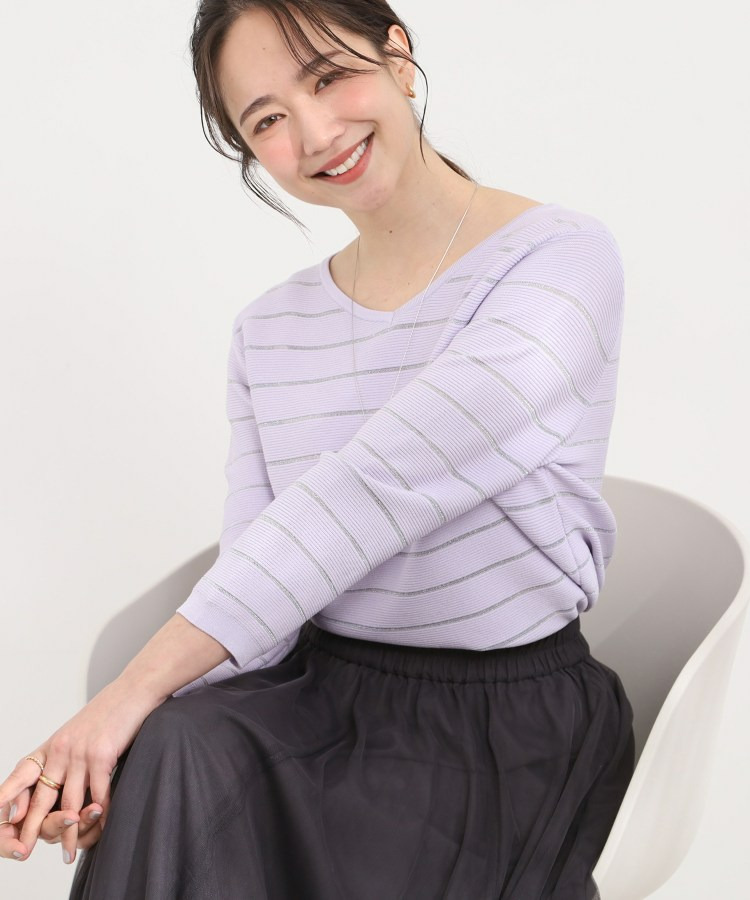 【洗える】デコルテがきれいに見えるVネックラメボーダーニット