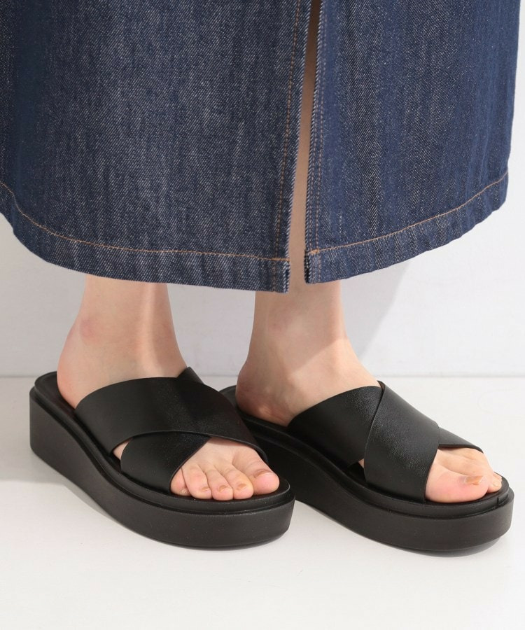 厚底クロスサンダル