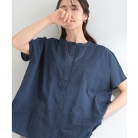 【体型カバー/S~LL】インせず着られて 刺繍が目を引く　切替ノーカラーブラウス