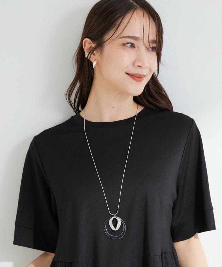 キラキラひねりサークルネックレス