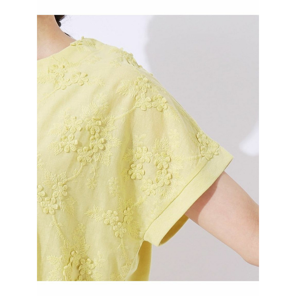 【洗える】女性らしさを引き立てる フロント刺繍Tシャツ17