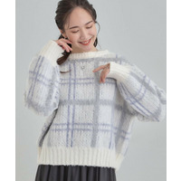 チェック柄ふわふわニット