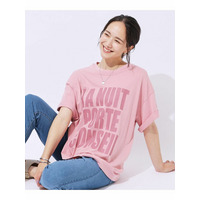 ヴィンテージ感がたまらない 古着風ロゴTシャツ