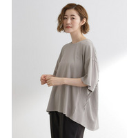 後ろ姿で魅せる　バックドロストシャーリングTシャツ