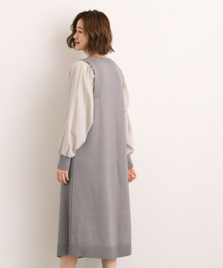一枚で華やぐ、袖布帛ケーブルニットワンピース2