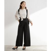 サス付きセンタープレスワイドパンツ
