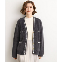 【石川梨華さん着用】軽やかフェザーで魅せる、クラシカルな主役カーディガン