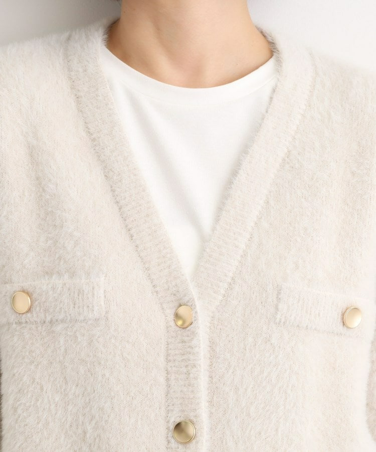 【石川梨華さん着用】軽やかフェザーで魅せる、クラシカルな主役カーディガン26