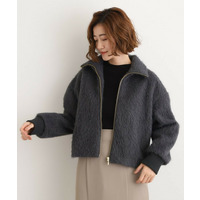 ふんわりと包み込む、リュクスなフェイクファーブルゾン
