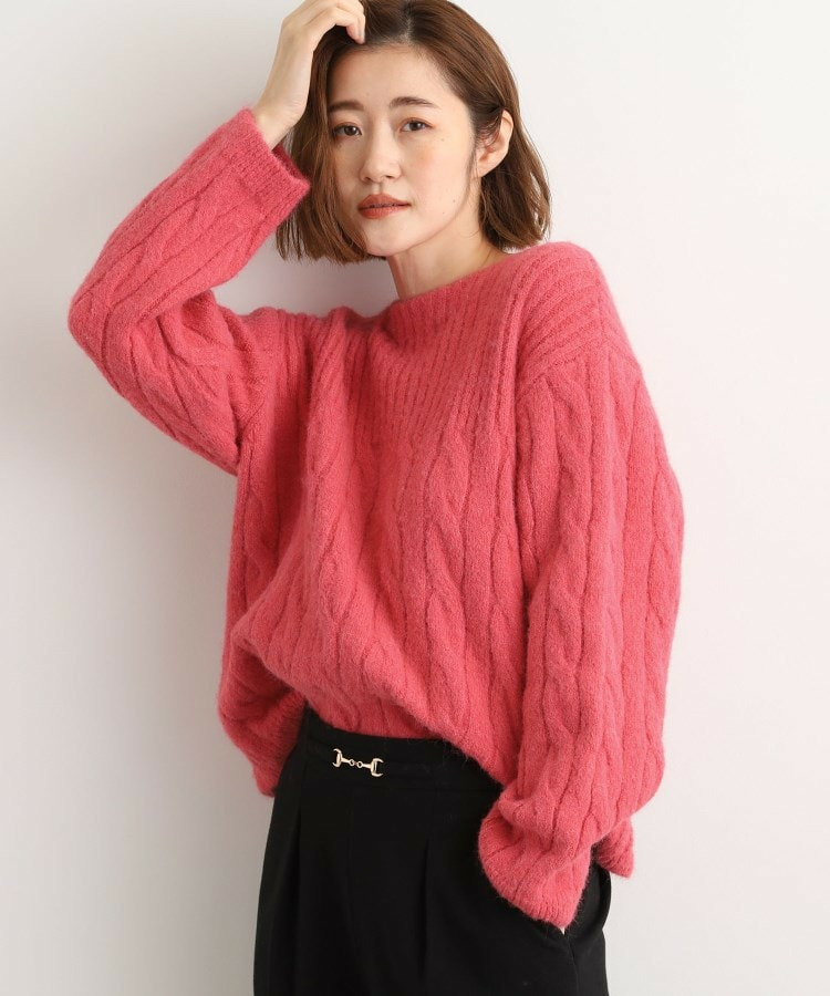 ふんわり包み込む ケーブルボートネックニット14