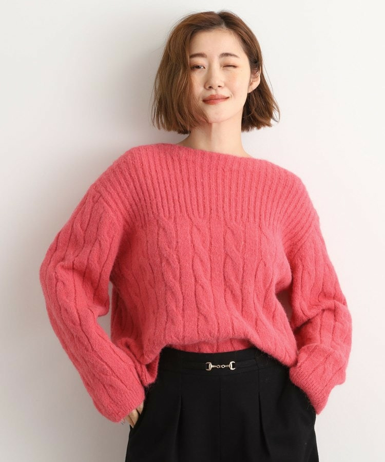 ふんわり包み込む ケーブルボートネックニット15