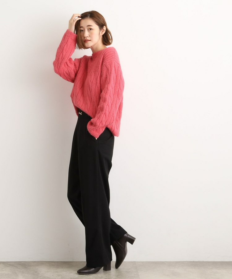 ふんわり包み込む ケーブルボートネックニット16